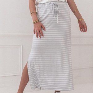 PRETTYWIRE - Light Grey and White Striped Long Jersey Skirt